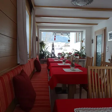 Oda ve Kahvaltı Haus Karl's Ruh