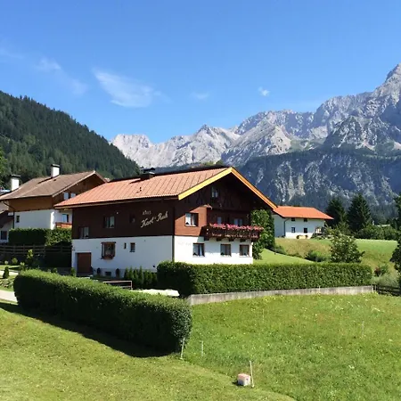 Oda ve Kahvaltı Haus Karl's Ruh 3*